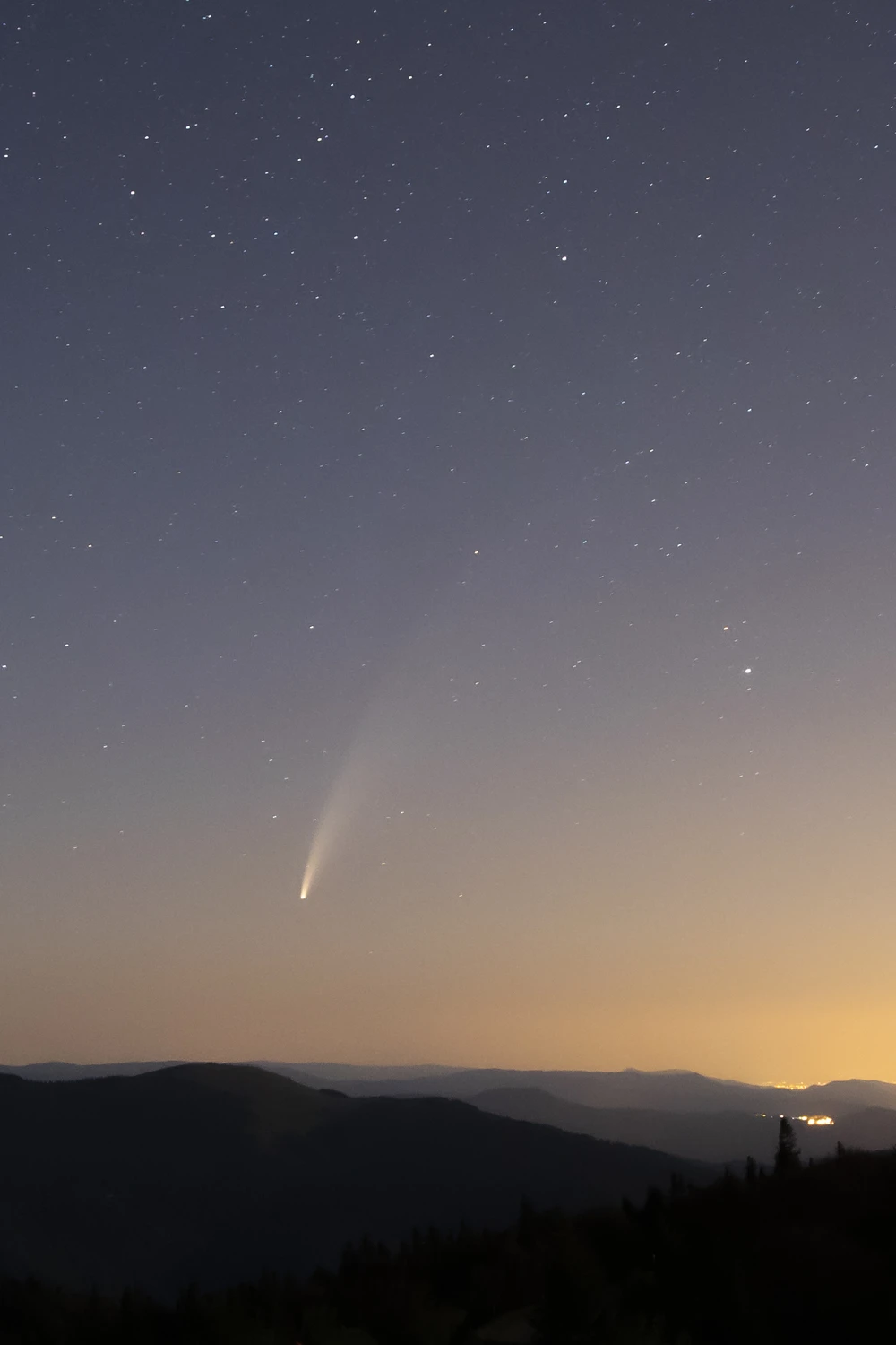 Entre crépuscule et comète